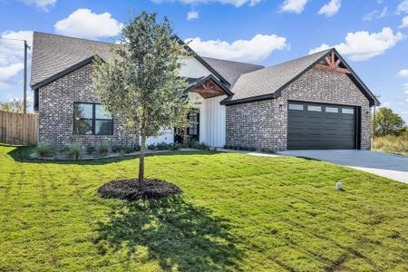 New construction Single-Family house 960 Gallant Fox Rd, Hewitt, TX 76643 - image