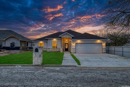 New construction Single-Family house 207 Riverside Dr, Uvalde, TX 78801 - image
