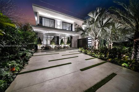 New construction Single-Family house 13000 N Bayshore Dr, North Miami, FL 33181 - image