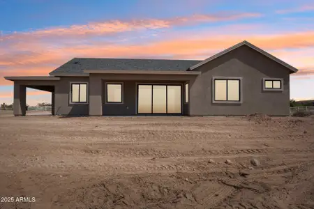 New construction Single-Family house 35573 W Jones Ave, Tonopah, AZ 85354 - image