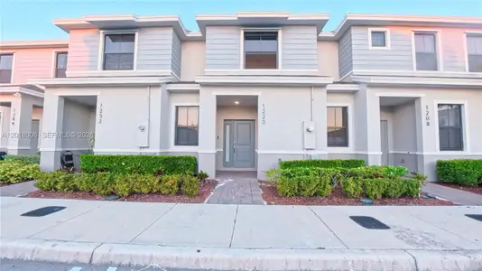 New construction Townhouse house 1232 Ne 5Th Ct, Florida City, FL 33034 - image