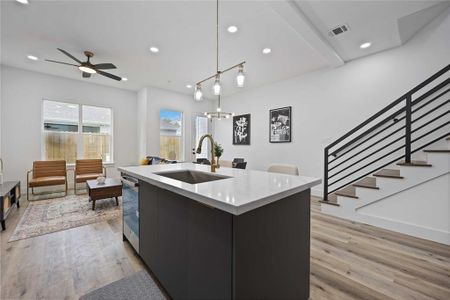 New construction Single-Family house 1805 Emir St, Unit M, Houston, TX 77009 - image 15