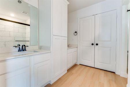 New construction Single-Family house 1619 E Woodin Blvd, Dallas, TX 75203 null- photo 3 3