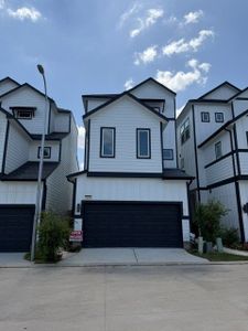 New construction Single-Family house 1609 Regents Gate Rd, Houston, TX 77055 - image