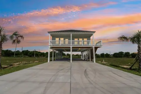 New construction Single-Family house 1330 Sapphire Palms Ct, San Leon, TX 77539 - image