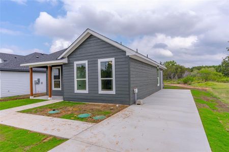 View of front of home with a front yard