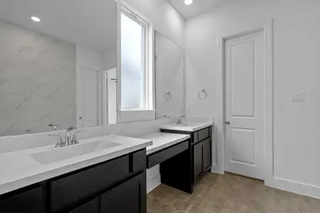 New construction Single-Family house Van Alstyne, TX 75495 plan Regis - image 19