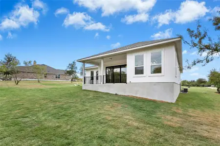 New construction Single-Family house 115 Buzzard Ct, Cedar Creek, TX 78612 plan McDougal - image 4