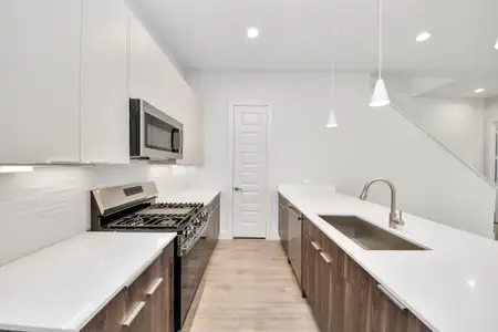 New construction Single-Family house 13402 Sombrero Cay Dr, Houston, TX 77047 - image 5