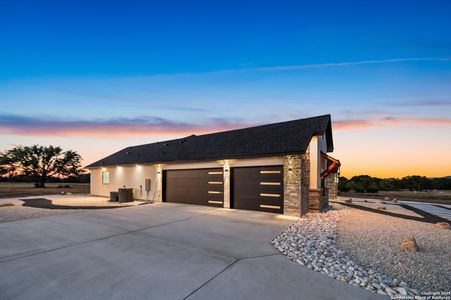 New construction Single-Family house 344 Buckskin Trl, Bandera, TX 78003 - image