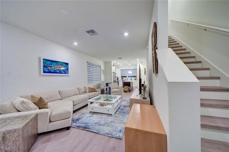 New construction Townhouse house 323 15Th St N, St. Petersburg, FL 33705 - image 15