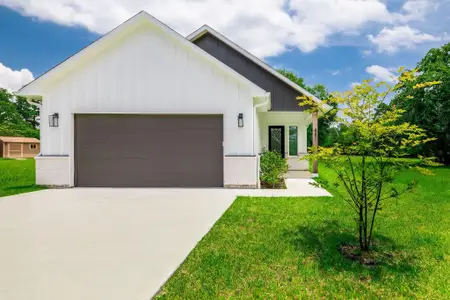 New construction Single-Family house 68 Fairway Dr, Trinity, TX 75862 - image