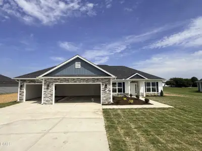 New construction Single-Family house 102 Brighton St, La Grange, NC 28551 plan Plan 1826 - image