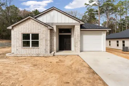 New construction Single-Family house 335 Perdanales Dr, Bullard, TX 75757 - image