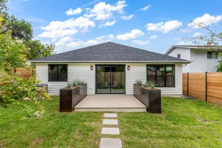 New construction Single-Family house 302 El Paso St, Austin, TX 78704 - image 20