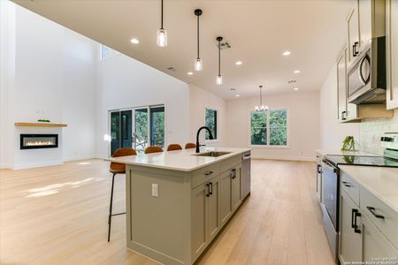 New construction Single-Family house 604 Apache Tears, Horseshoe Bay, TX 78657 - image 7