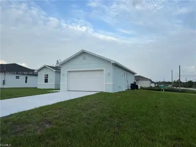 New construction Single-Family house 426 Mercedes Ct, Lehigh Acres, FL 33972 - image