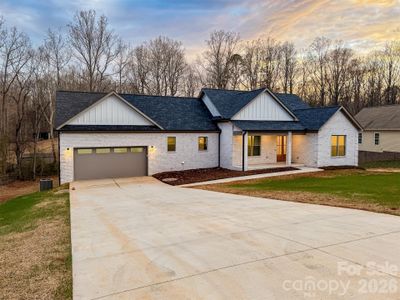 New construction Single-Family house 1322 Kensington Cir, Newton, NC 28658 - image