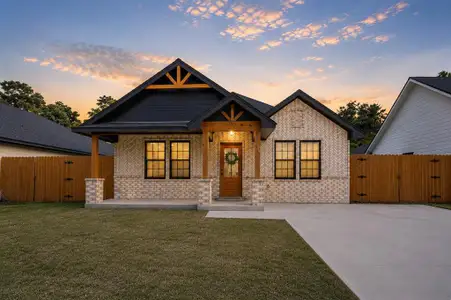 New construction Single-Family house 920 Church Ave, Unit 924, Waco, TX 76706 - image