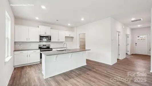 New construction Single-Family house 3727 Coleman Dr, Charlotte, NC 28215 plan Galen - image