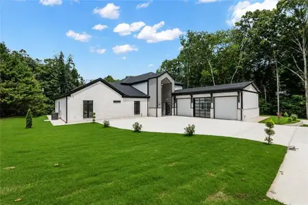 New construction Single-Family house 1940 E Bay St, Hoschton, GA 30548 - image