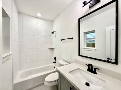 New construction Single-Family house 923 Fisher St, Unit A, Houston, TX 77018 - image 9