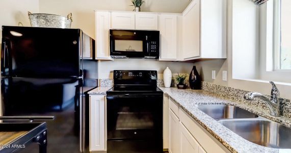 67965_23 North_Aquila_Kitchen