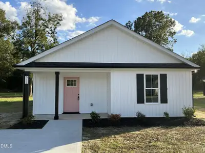New construction Single-Family house 512 Crump St St, Smithfield, NC 27577 - image