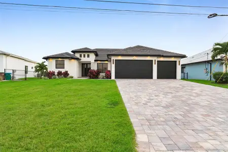 New construction Single-Family house 836 Sw 36Th Ter, Cape Coral, FL 33914 - image