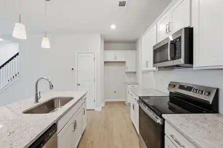 New construction Townhouse house 4628 Lakeview Rd, Charlotte, NC 28216 plan Cannalily - image 6