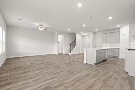 New construction Single-Family house 130 Water Grass Trl, Clute, TX 77531 plan Sinclair - image 14