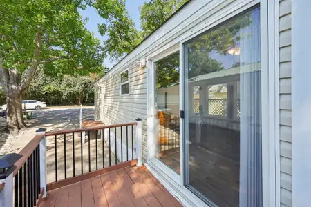 New construction Single-Family house 617 Brazos Harbor Cir, Granbury, TX 76048 - image