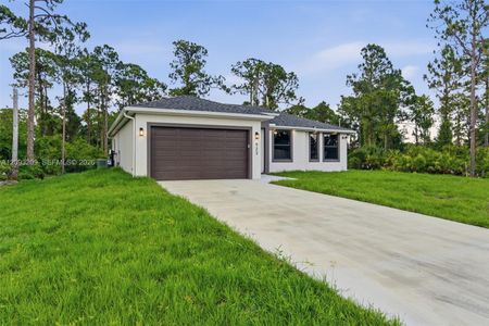 New construction Single-Family house 923 Milwaukee Blvd, Lehigh Acres, FL 33974 - image