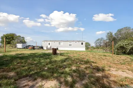 New construction Single-Family house 385 Forest Oaks, Somerset, TX 78069 - image