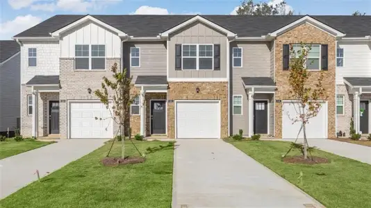 New construction Townhouse house 212 Kenmore Cir, Perry, GA 31069 - image