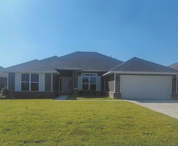 New construction Single-Family house 9 Keystone Ct, Angleton, TX 77515 plan 2320 - image
