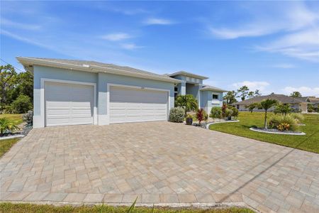 New construction Single-Family house 143 Long Meadow Ln, Rotonda West, FL 33947 - image