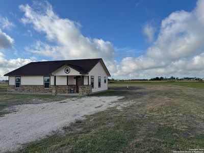 New construction Single-Family house 450 County Rd 679, Natalia, TX 78059 - image
