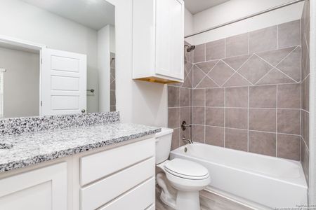 New construction Multi-Family house 609-611 Hudson St, Seguin, TX 78155 - image 10