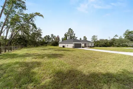 New construction Single-Family house 13074 Ne 7Th Lp, Silver Springs, FL 34488 - image