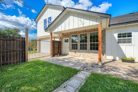 New construction Single-Family house 3322 Collins Blvd, Garland, TX 75044 - image