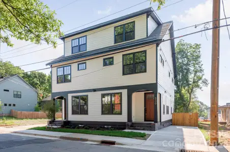 New construction Townhouse house 530 Campus St, Charlotte, NC 28216 - image