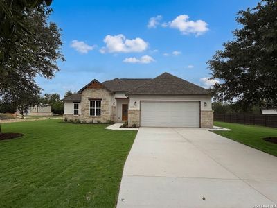 New construction Single-Family house 165 E Short Meadow Dr, Lytle, TX 78052 - image