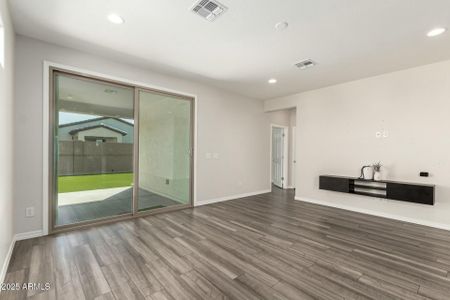 New construction Single-Family house 5721 W Getty Dr, Phoenix, AZ 85043 null- photo 8 8