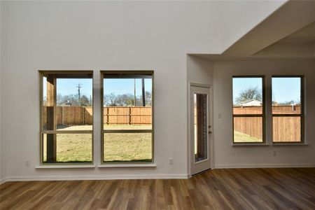 New construction Single-Family house 2412 Glasgow Wy, Denton, TX 76207 - image 14
