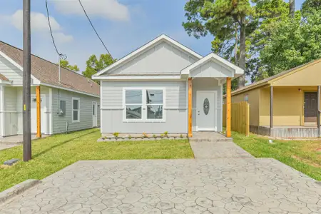 New construction Single-Family house 16918 W Forrestal, Montgomery, TX 77316 - image