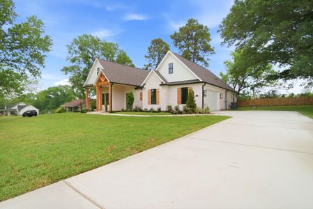 New construction Single-Family house 23951 Landrum Vlg, Montgomery, TX 77316 - image