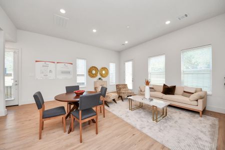 New construction Single-Family house 1047 Glenn Ave, Houston, TX 77088 - image 8