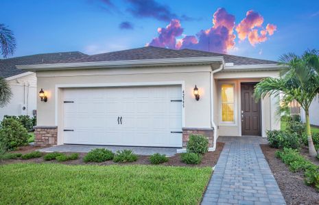 New construction Single-Family house 19019 Indian Rock Pl, Lakewood Ranch, FL 34211 plan Hallmark - image