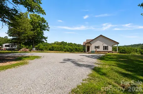 New construction Single-Family house 14 Daisy Ln, Taylorsville, NC 28681 - image